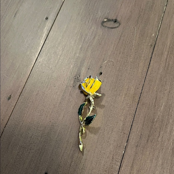 Jewelry - Yellow Rose Brooch with Green Leaves